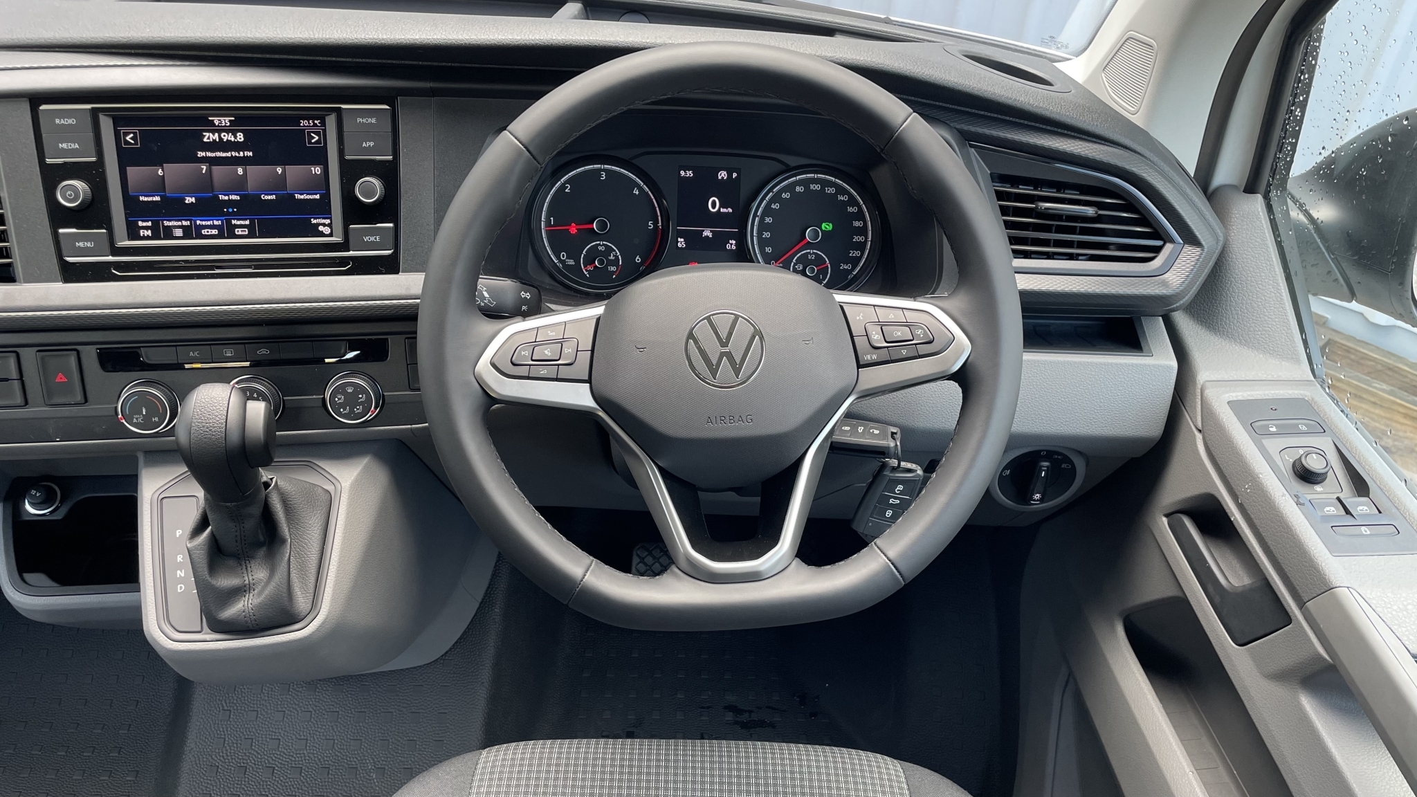 Volkswagen Transporter 2024 - 10